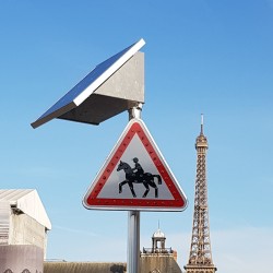 Panneau de passage de cavalier renforcé à LED