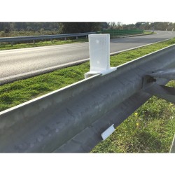 Réflecteur glissière métallique sur le dessus